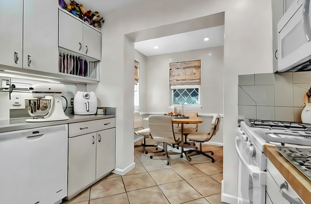 Harmony Twp, Pennsylvania 15003, United States, 4 Bedrooms Bedrooms, ,4 BathroomsBathrooms,Residential,Active,184461