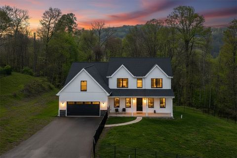 Photo of 204 Skyline Drive, Indiana, PA 15701 (MLS # 1750912)
