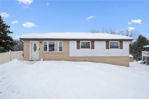 Photo of 4310 Paradise Dr, Gibsonia, PA 15044 (MLS # 1738386)