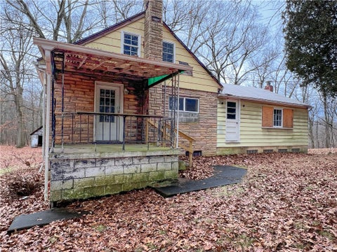 Photo for 131 Bay Tree Ln