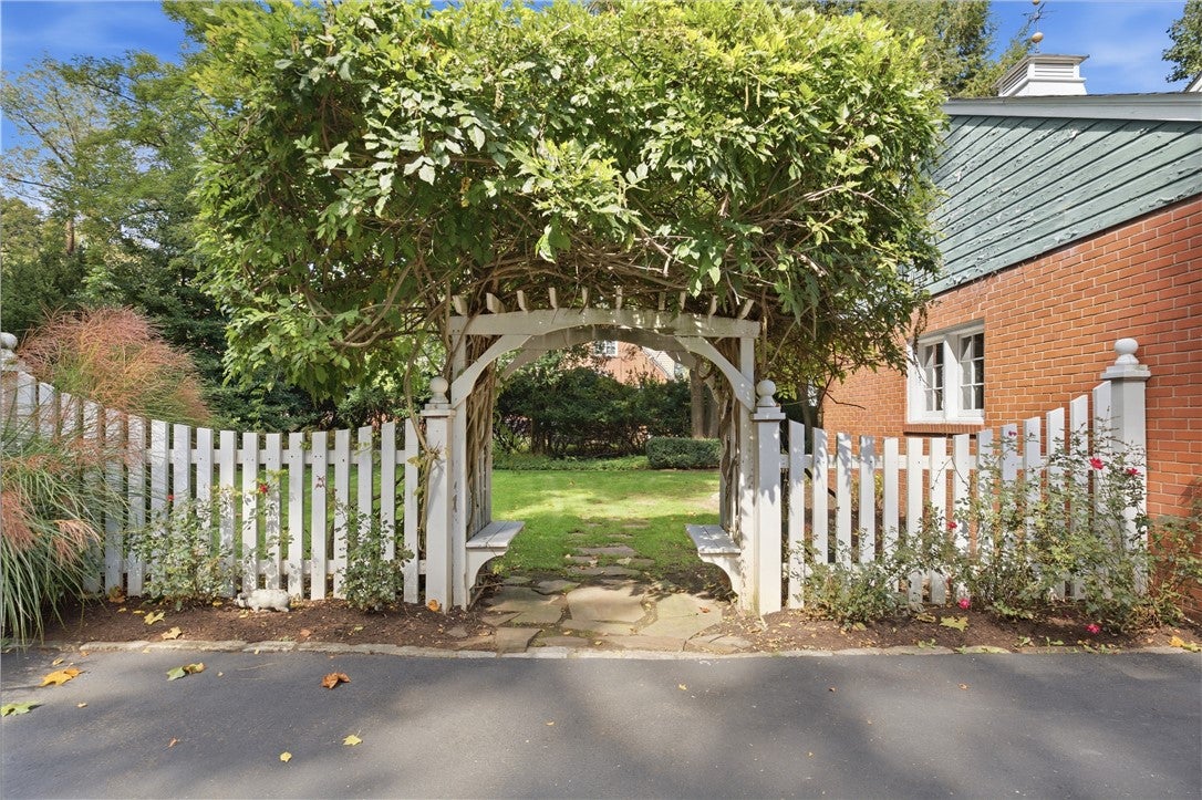 413 Maple Lane