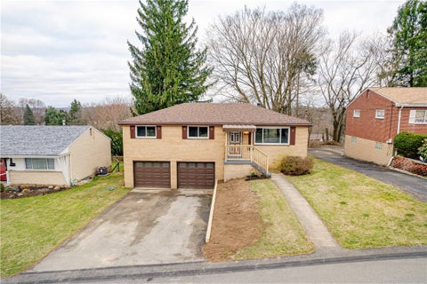 Photo for 821 Macbeth Dr