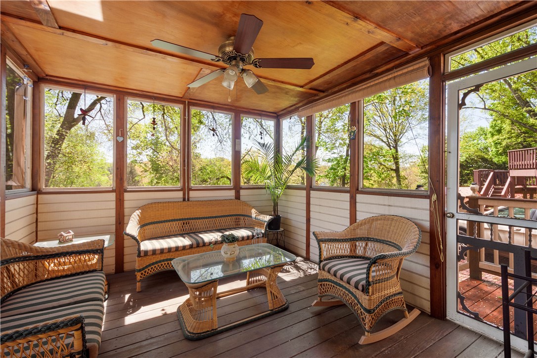 Mt. Lebanon, Pennsylvania 15228, United States, 3 Bedrooms Bedrooms, ,3 BathroomsBathrooms,Residential,Active,122314