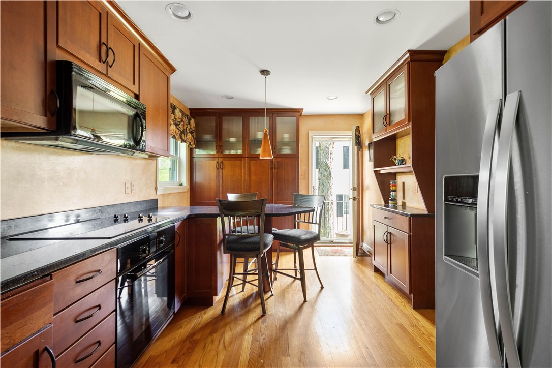 Mt. Lebanon, Pennsylvania 15228, United States, 3 Bedrooms Bedrooms, ,3 BathroomsBathrooms,Residential,Active,122314