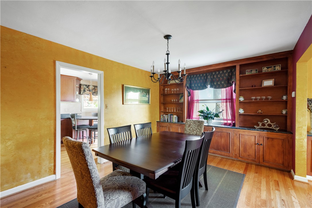 Mt. Lebanon, Pennsylvania 15228, United States, 3 Bedrooms Bedrooms, ,3 BathroomsBathrooms,Residential,Active,122314