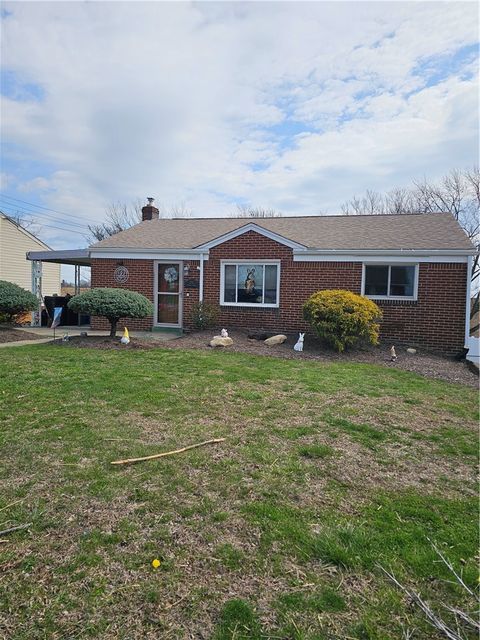 Photo of 231 Lebanon Manor Dr, West Mifflin, PA 15122 (MLS # 1746489)