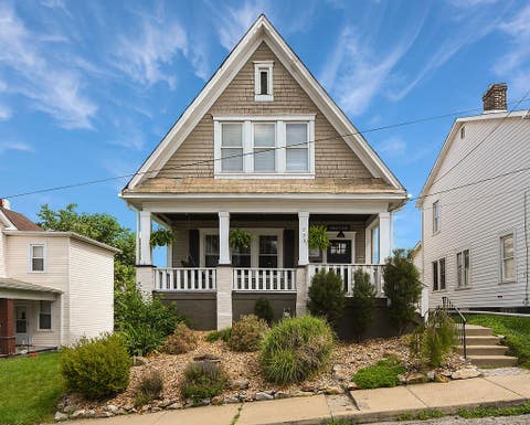 Photo of 723 8th St, Irwin, PA 15642 (MLS # 1764153)