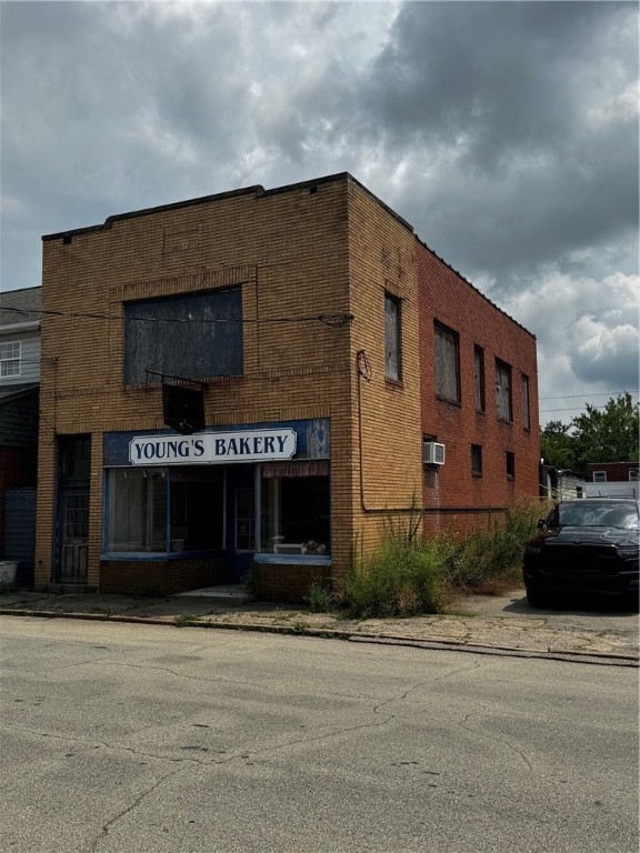 67 S Gallatin Ave