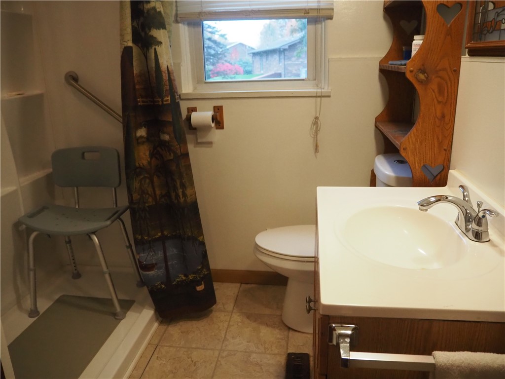 Connoquenessing Twp, Pennsylvania 16053, United States, 3 Bedrooms Bedrooms, ,1 BathroomBathrooms,Residential,Active,234070