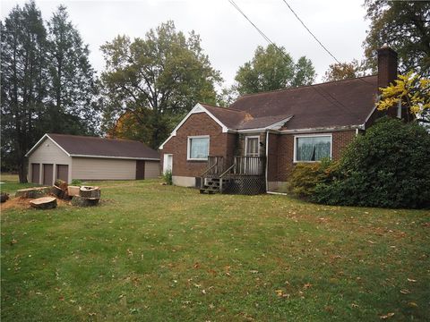 Photo of 106 Orchard Dr, Renfrew, PA 16053 (MLS # 1727089)