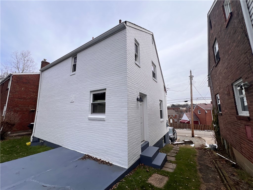 McKeesport, Pennsylvania 15132, United States, 2 Bedrooms Bedrooms, ,1 BathroomBathrooms,Residential,Active,254241