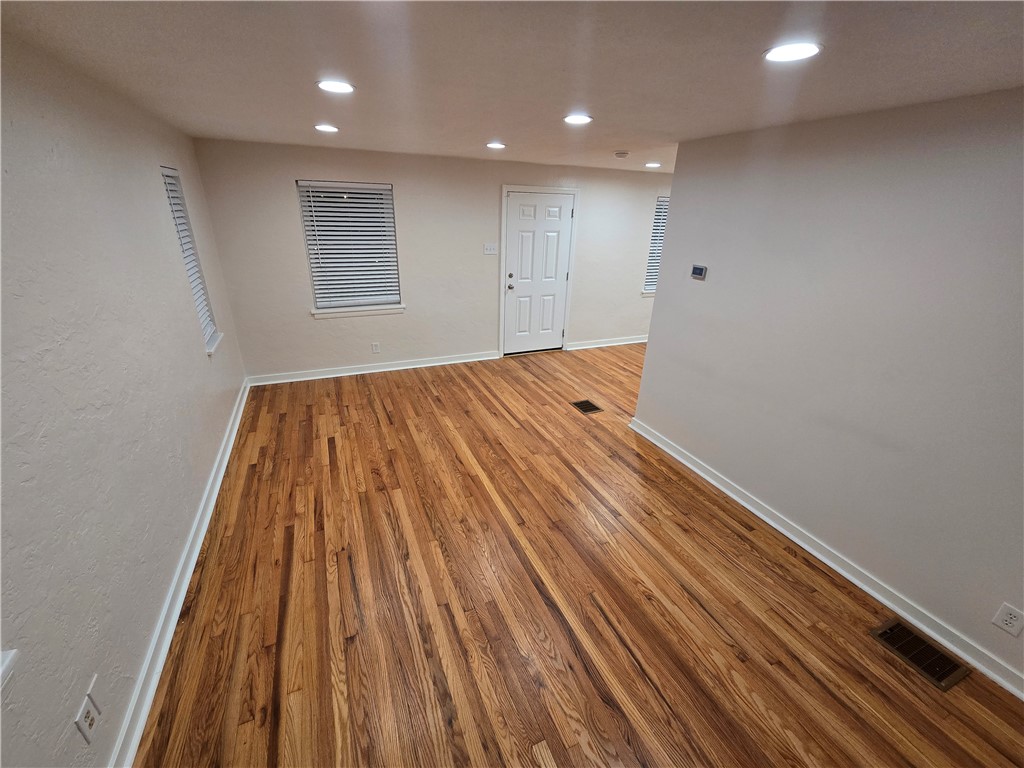 McKeesport, Pennsylvania 15132, United States, 2 Bedrooms Bedrooms, ,1 BathroomBathrooms,Residential,Active,254241