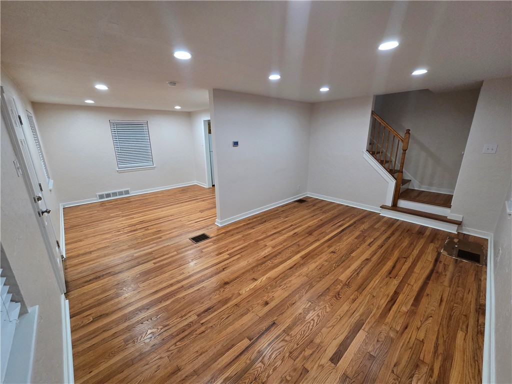 McKeesport, Pennsylvania 15132, United States, 2 Bedrooms Bedrooms, ,1 BathroomBathrooms,Residential,Active,254241