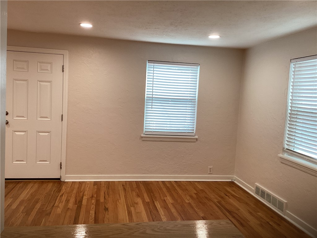 McKeesport, Pennsylvania 15132, United States, 2 Bedrooms Bedrooms, ,1 BathroomBathrooms,Residential,Active,254241