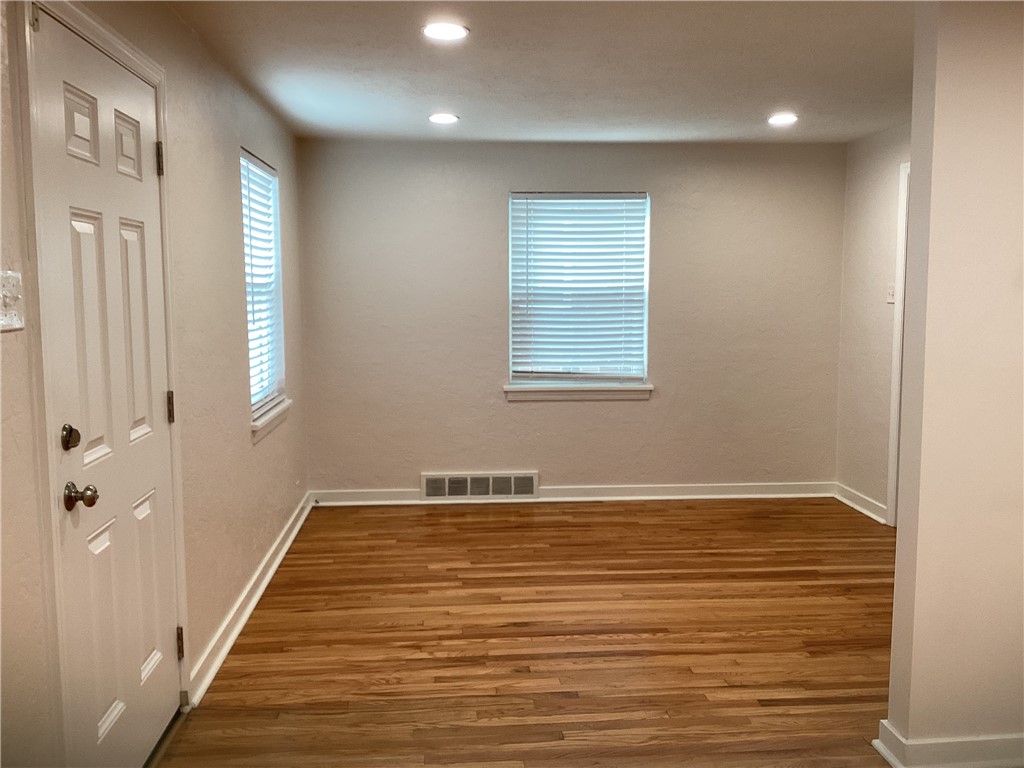 McKeesport, Pennsylvania 15132, United States, 2 Bedrooms Bedrooms, ,1 BathroomBathrooms,Residential,Active,254241