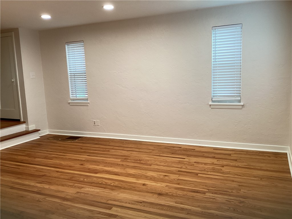 McKeesport, Pennsylvania 15132, United States, 2 Bedrooms Bedrooms, ,1 BathroomBathrooms,Residential,Active,254241