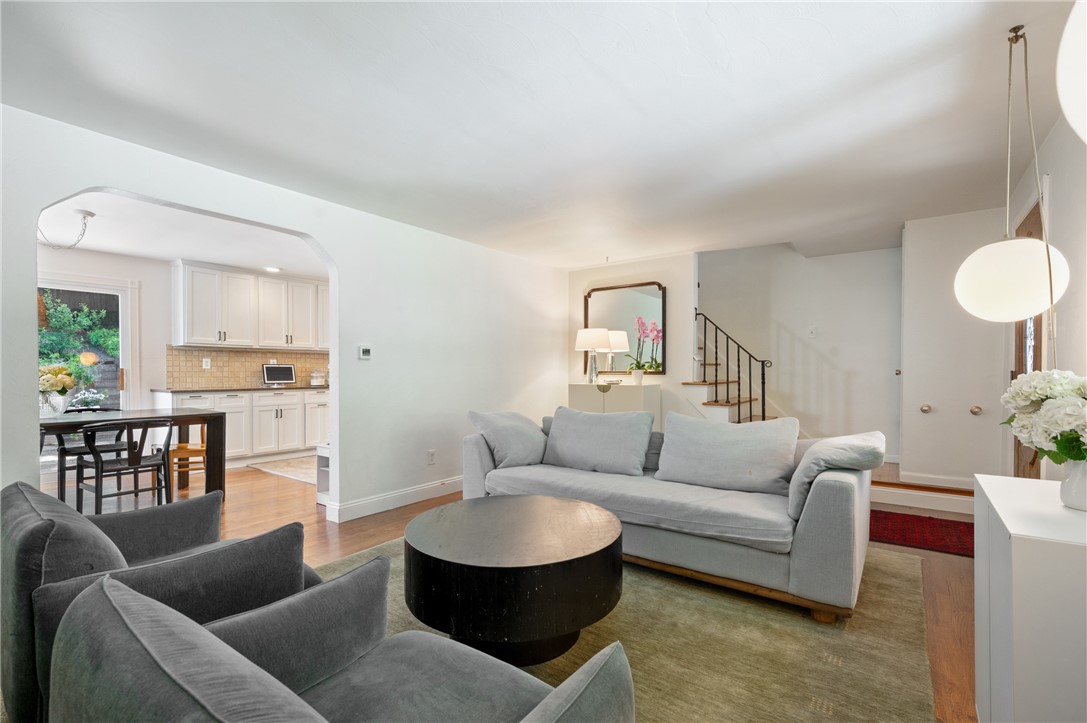 Sewickley, Pennsylvania 15143, United States, 3 Bedrooms Bedrooms, ,2 BathroomsBathrooms,Residential,Contingent,208908