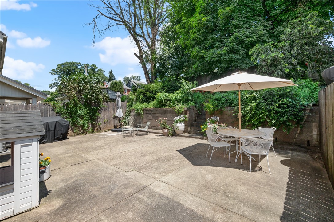 Sewickley, Pennsylvania 15143, United States, 3 Bedrooms Bedrooms, ,2 BathroomsBathrooms,Residential,Contingent,208908