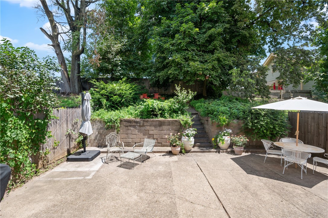 Sewickley, Pennsylvania 15143, United States, 3 Bedrooms Bedrooms, ,2 BathroomsBathrooms,Residential,Contingent,208908