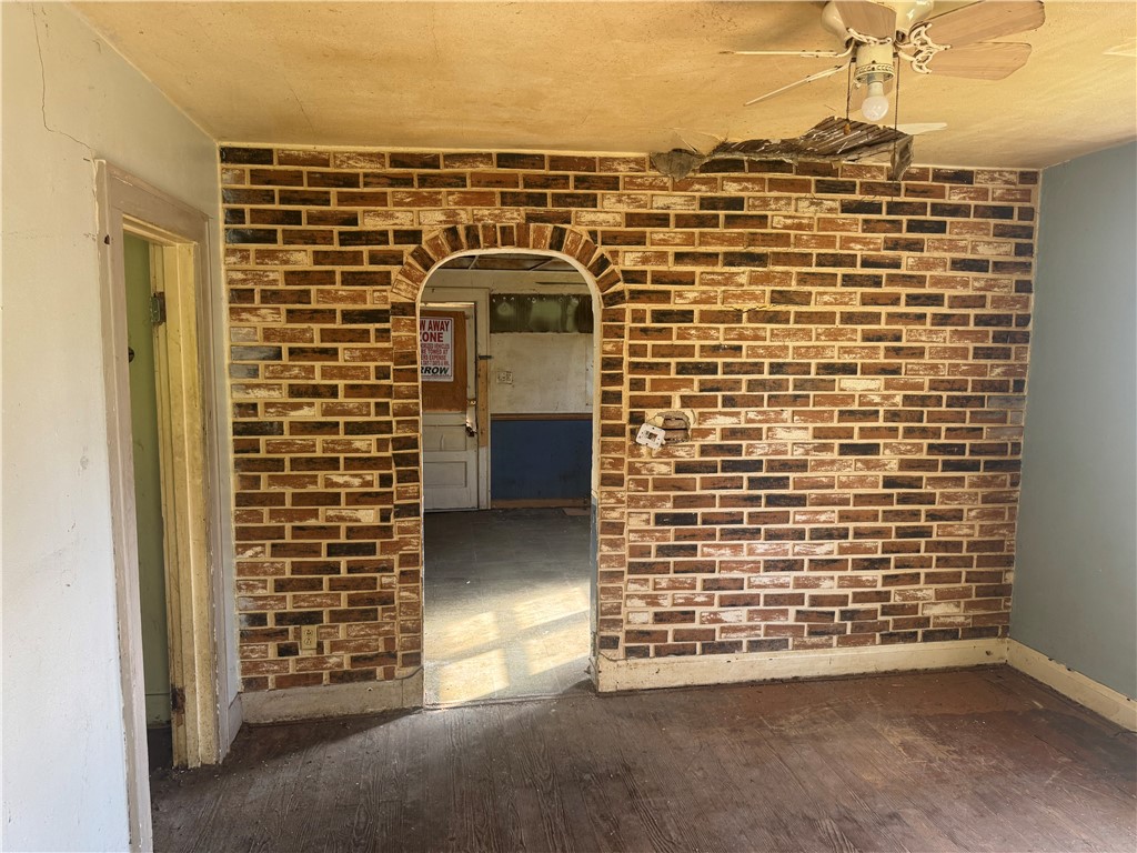 112 Wide St