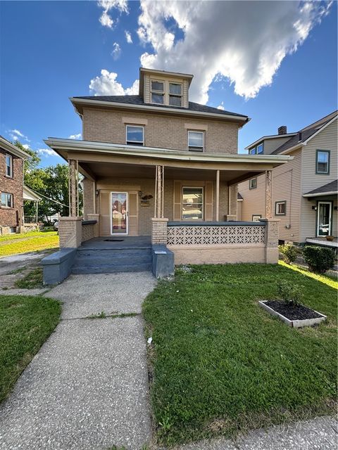 Homes For Sale - 842 Cedar Avenue Ave<br/> Sharon, PA 16146