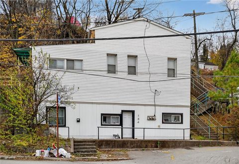 Photo of 184 Greenfield Ave #Upper, Pittsburgh, PA 15207 (MLS # 1737069)