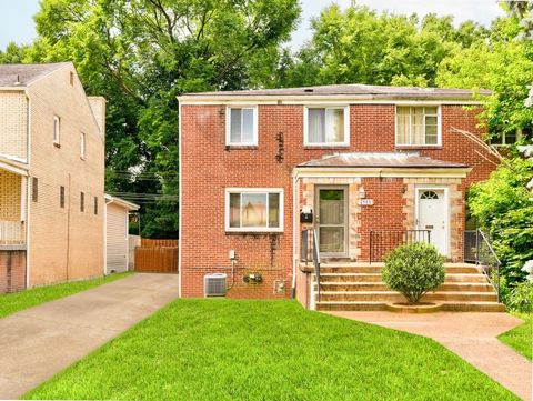 Photo of 7034 Penn Ave, Pittsburgh, PA 15208 (MLS # 1759425)