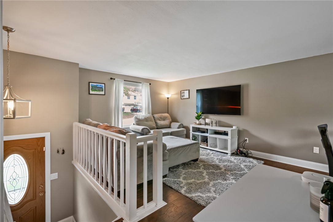 3613 Falmouth Drive Dr, South Park, Pennsylvania image 4