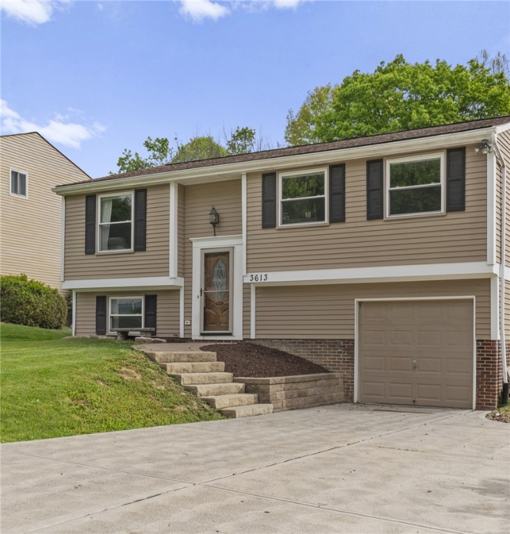 3613 Falmouth Drive Dr, South Park, Pennsylvania image 2