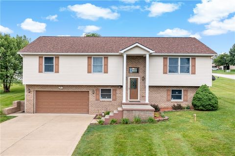 Photo of 103 Long Ridge Ln, Uniontown, PA 15401 (MLS # 1759777)