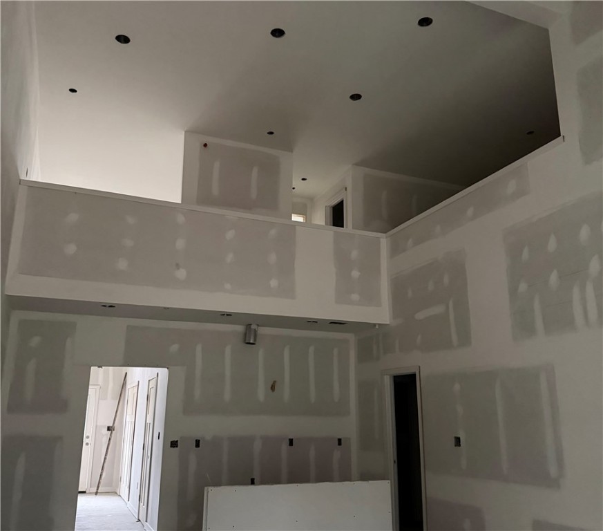 103 Blue Bird Lane 218