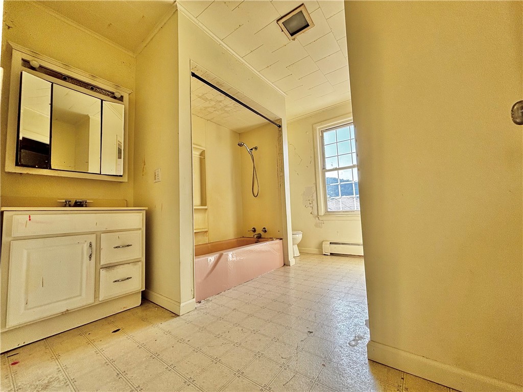 Ford City Boro, Pennsylvania 16226, United States, 5 Bedrooms Bedrooms, ,2 BathroomsBathrooms,Residential,Active,189179