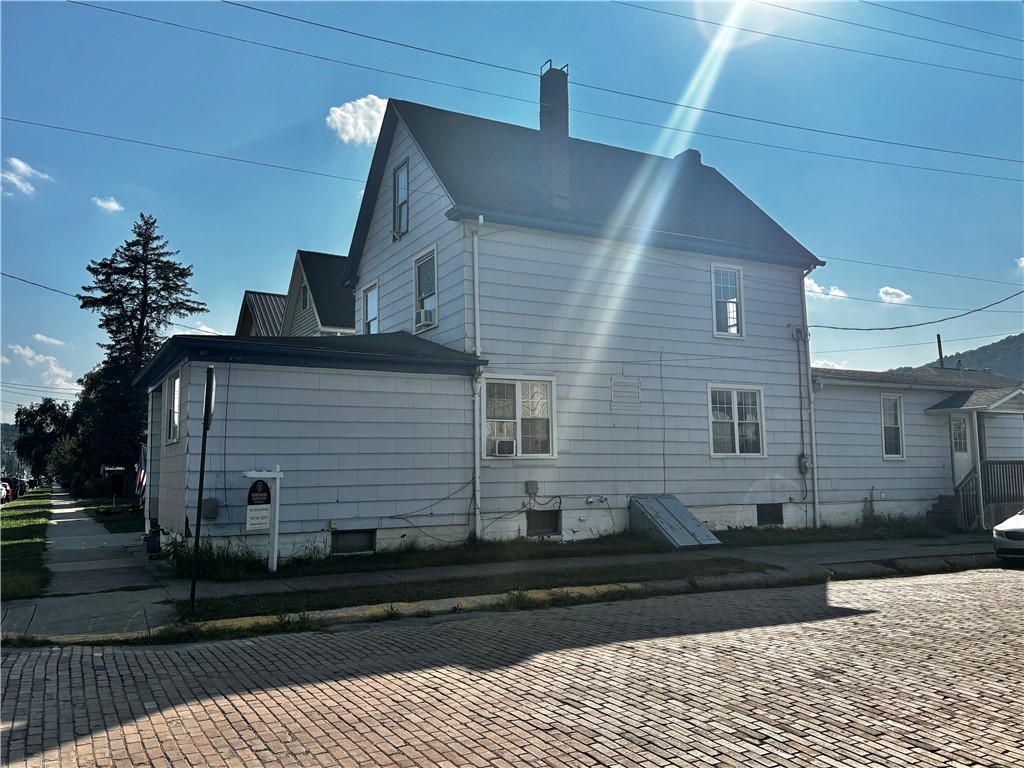 Ford City Boro, Pennsylvania 16226, United States, 5 Bedrooms Bedrooms, ,2 BathroomsBathrooms,Residential,Active,189179