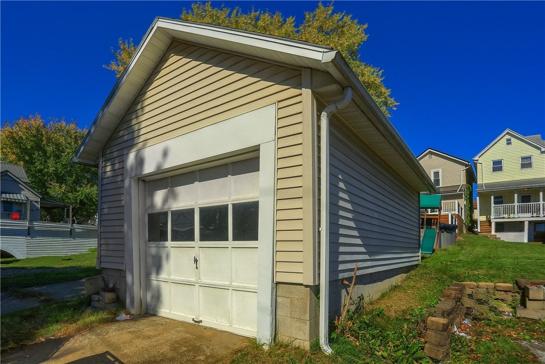 435 Line Ave