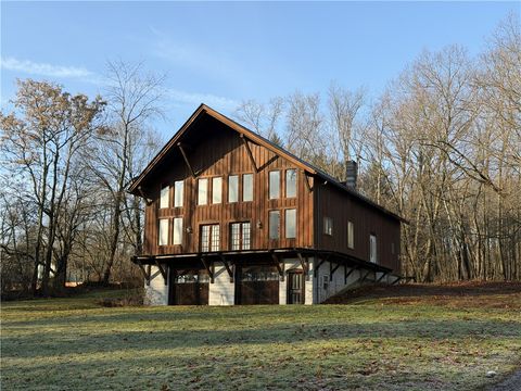 Photo of 461 Grove St, Hermitage, PA 16148 (MLS # 1739479)