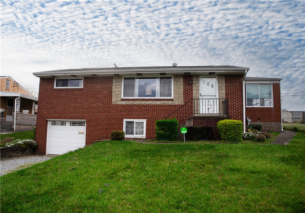 214 Skyport Rd Rd, West Mifflin, Pennsylvania image 1