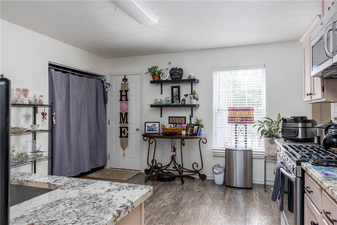 North Strabane, Pennsylvania 15317, United States, 3 Bedrooms Bedrooms, ,3 BathroomsBathrooms,Residential,Contingent,53195