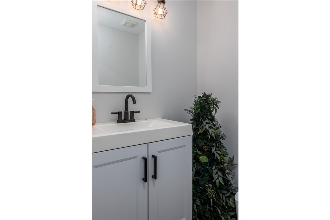 North Strabane, Pennsylvania 15317, United States, 3 Bedrooms Bedrooms, ,3 BathroomsBathrooms,Residential,Contingent,53195