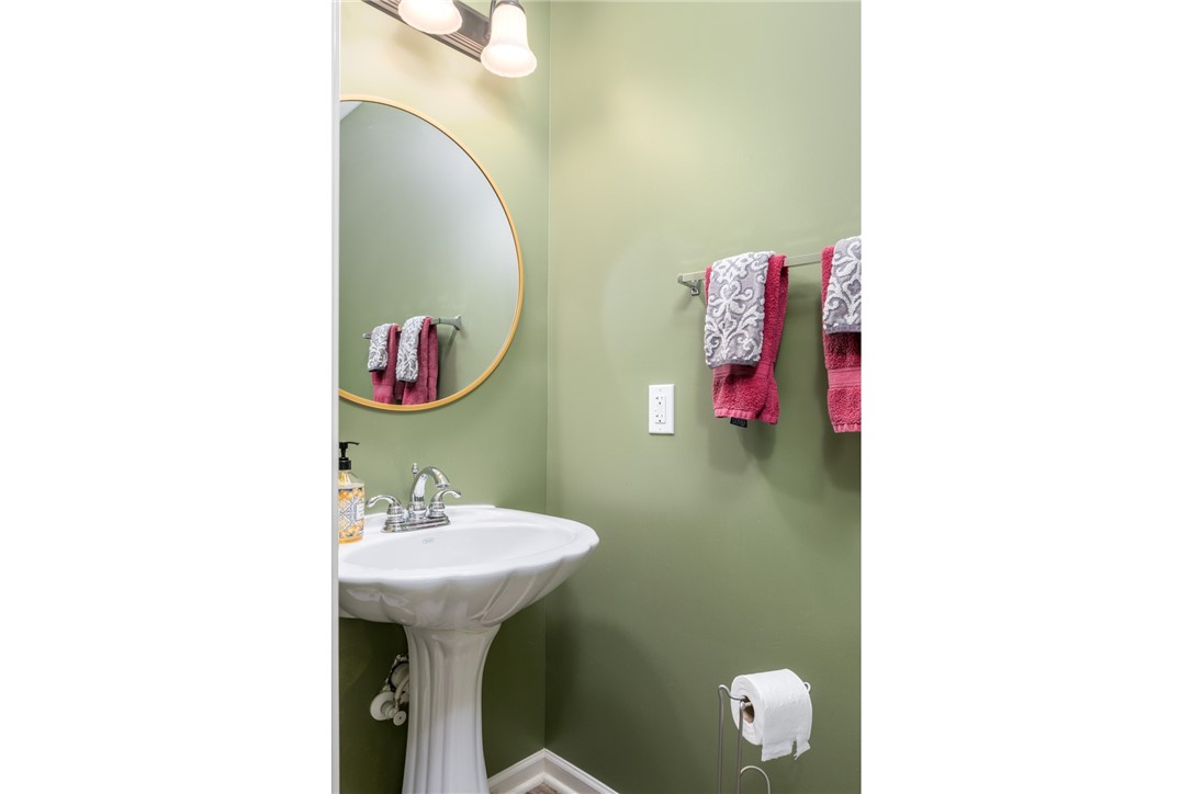 North Strabane, Pennsylvania 15317, United States, 3 Bedrooms Bedrooms, ,3 BathroomsBathrooms,Residential,Contingent,53195