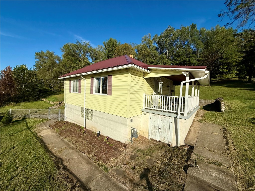 Connellsville, Pennsylvania 15425, United States, 2 Bedrooms Bedrooms, ,1 BathroomBathrooms,Residential,Pending,223272