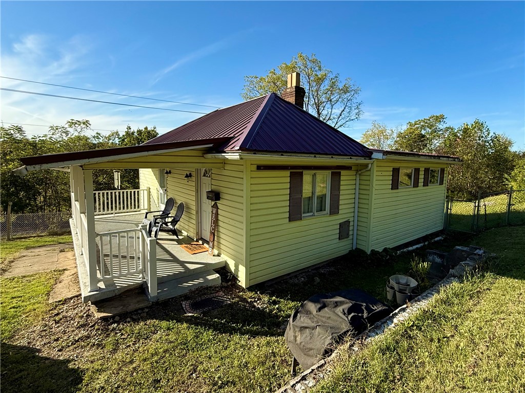 Connellsville, Pennsylvania 15425, United States, 2 Bedrooms Bedrooms, ,1 BathroomBathrooms,Residential,Pending,223272