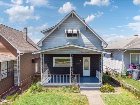 Photo of 1625 Taylor Ave, New Kensington, PA 15068 (MLS # 1735329)