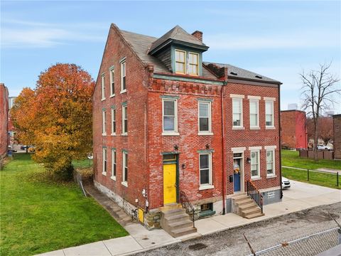 Photo of 1532 Marquis Way, Pittsburgh, PA 15212 (MLS # 1731817)