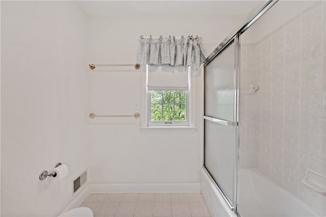 Upper St. Clair, Pennsylvania 15241, United States, 4 Bedrooms Bedrooms, ,4 BathroomsBathrooms,Residential,Active,124921