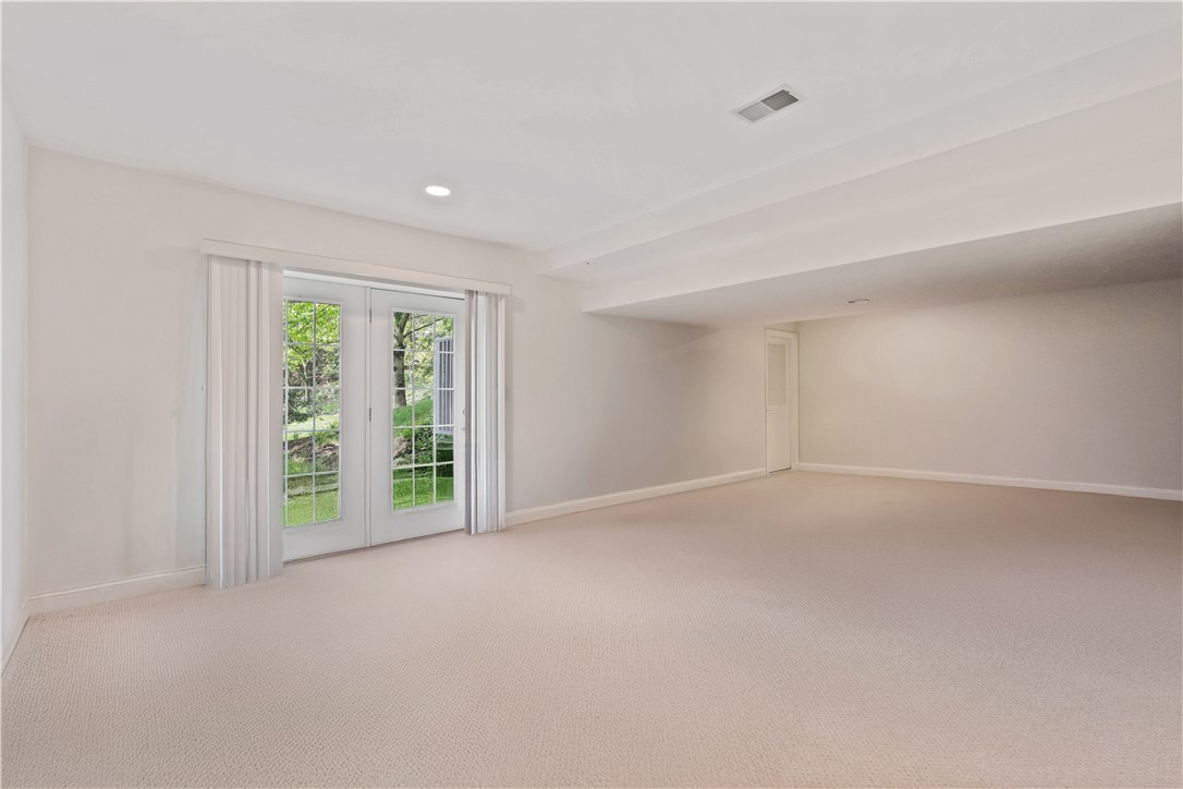 Upper St. Clair, Pennsylvania 15241, United States, 4 Bedrooms Bedrooms, ,4 BathroomsBathrooms,Residential,Active,124921