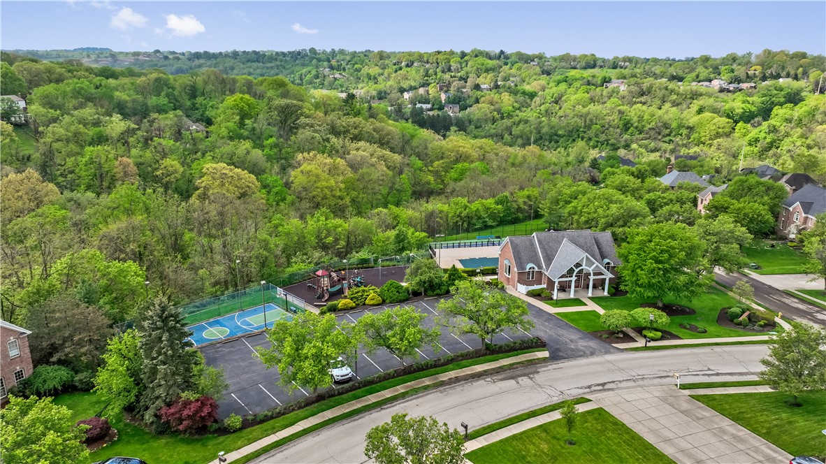 Upper St. Clair, Pennsylvania 15241, United States, 4 Bedrooms Bedrooms, ,4 BathroomsBathrooms,Residential,Active,124921