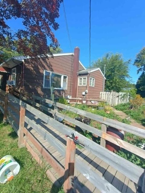 Photo of 1718 W 56th St, Erie, PA 16509 (MLS # 1725136)