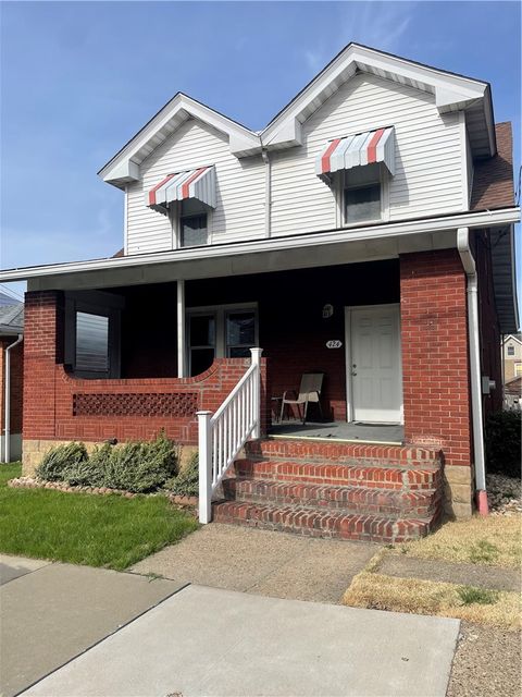 Photo of 424 N 3rd St, Clairton, PA 15025 (MLS # 1745723)