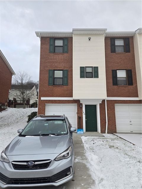 Photo of 182 Woodhaven Dr, Seven Fields, PA 16046 (MLS # 1737082)