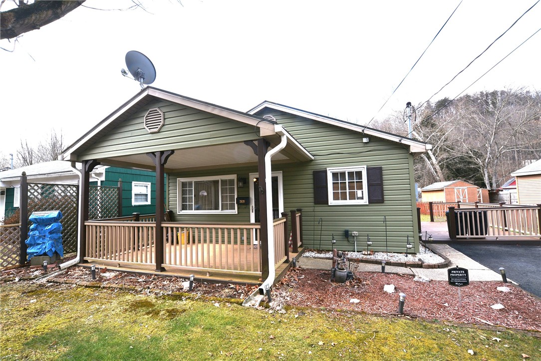Natrona Hts/Harrison Twp., Pennsylvania 15065, United States, 2 Bedrooms Bedrooms, ,1 BathroomBathrooms,Residential,Contingent,80630